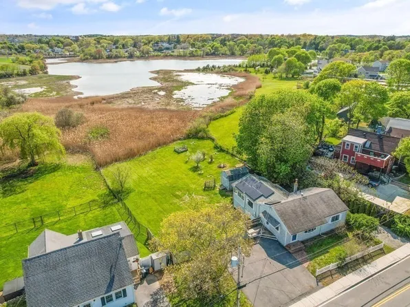 31 Reynard St, Gloucester, MA 01930