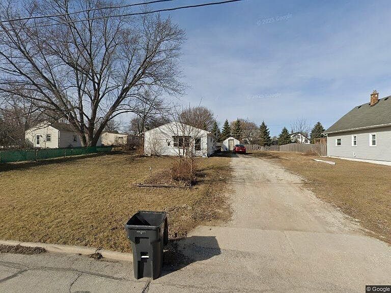 1st image of 3940 E American Ave