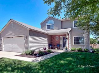 300 Highbridge Trl, McHenry, IL 60050