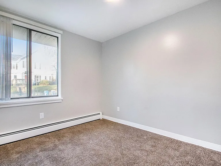 120 Leonard St NE #11 — Photo 6