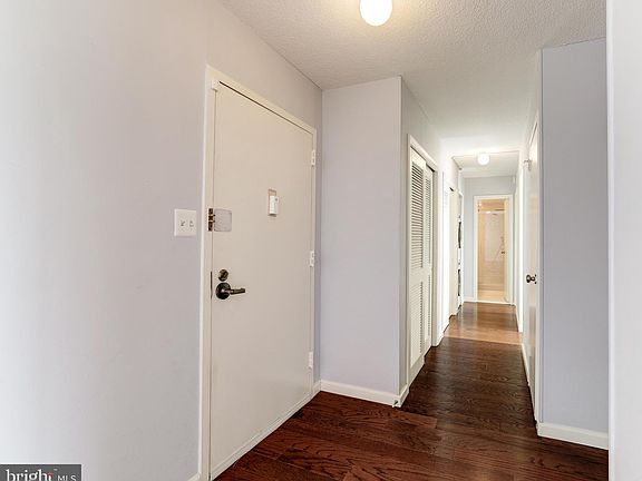 3rd image of 501 Slaters Ln APT 304