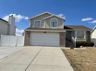 6556 S Castleford Dr, Salt Lake City, UT 84129
