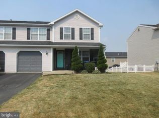 2806 Mannerchor Rd, Temple, PA 19560