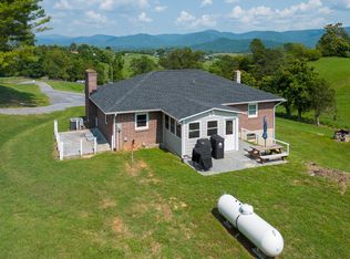 89 Claytor Ln, Glasgow, VA 24555