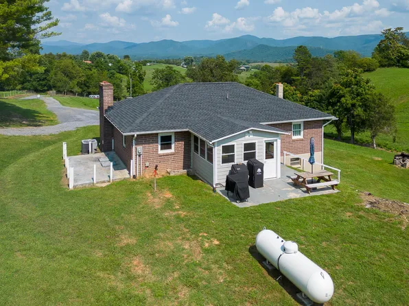 89 Claytor Ln, Glasgow, VA 24555