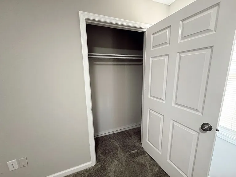 Valley View Apartments — Photo 9
