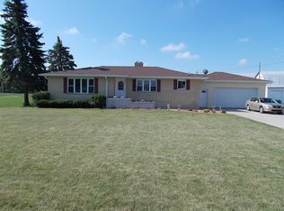 322 E Hampton Rd, Essexville, MI