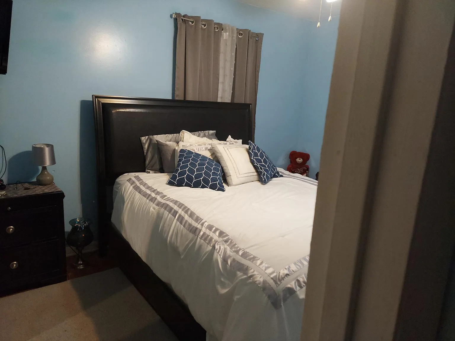 4 bed, 1335 sqft, $2,800 — Photo 3