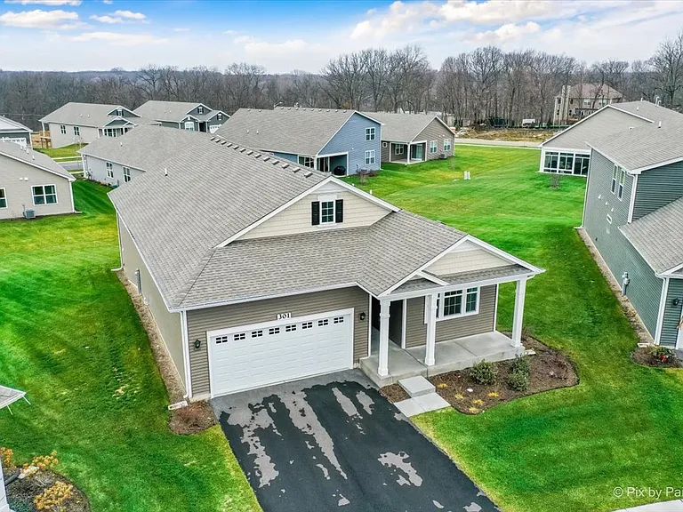 301 Westminster Ct — Photo 63