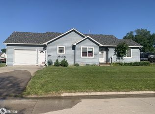 204 SE Vine St, Leon, IA 50144