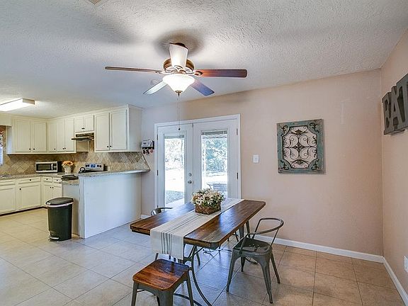 4th image of 1708 Cypress Dr