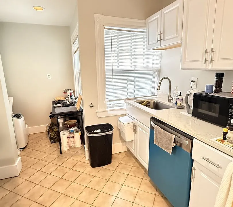 143 Kilsyth Rd #1A