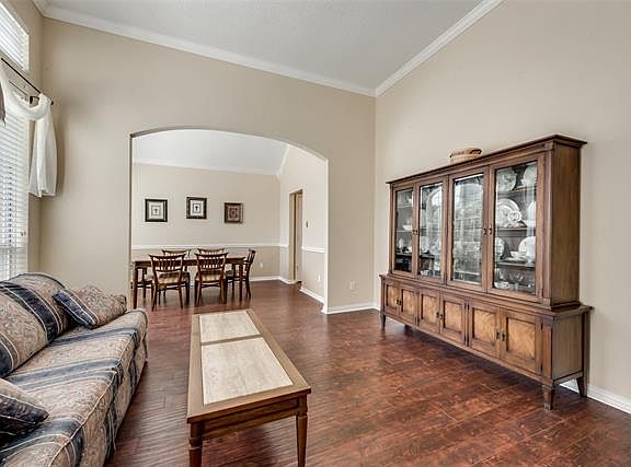 2nd image of 2413 Scarlet Oak Dr