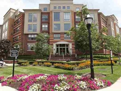 24 Avenue At Port Imperial APT 100, West New York, NJ, 07093