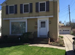 20401 Parkview Ave, Rocky River, OH 44116