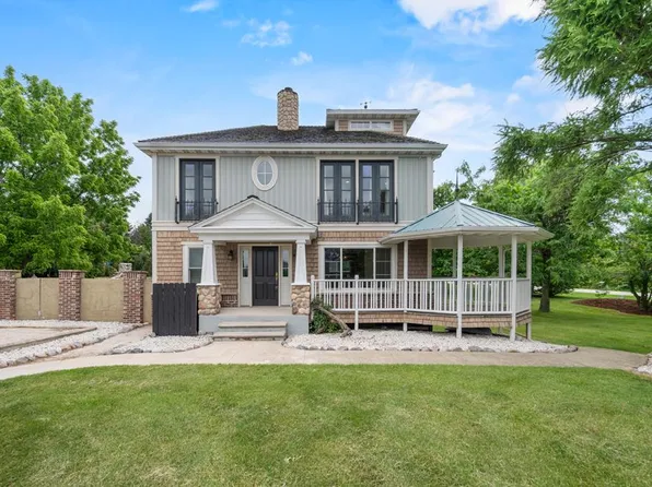 705 Lakeshore Dr, Kewaunee, WI 54216