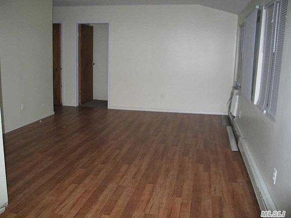 3rd image of 12046 Nashville Blvd Fl 2