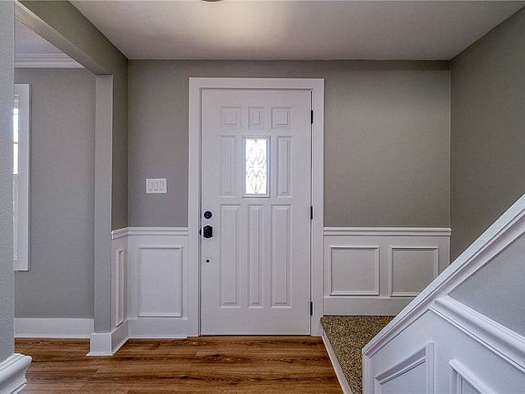 3rd image of 112 Conneaut Dr
