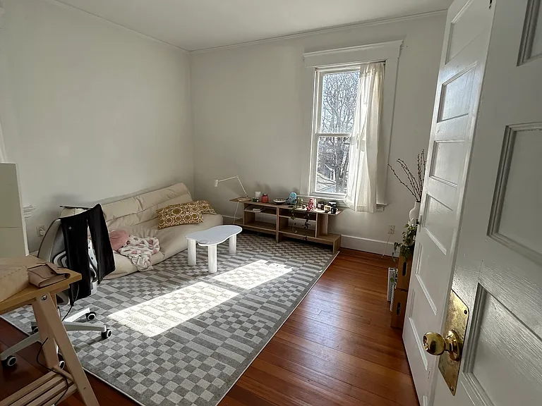 91 Foster St #2 — Photo 4