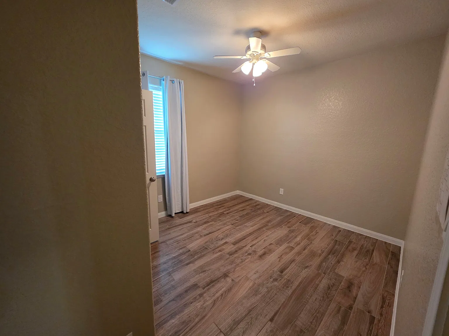 3 bed, 1557 sqft, $1,745 — Photo 4