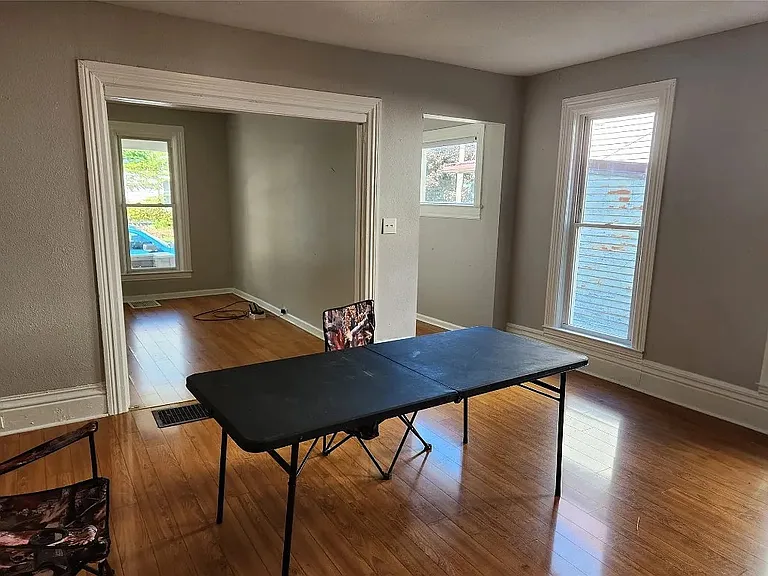 905 Walnut St — Photo 3