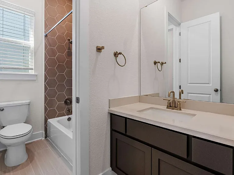 921 Trevi Fontana Dr — Photo 34