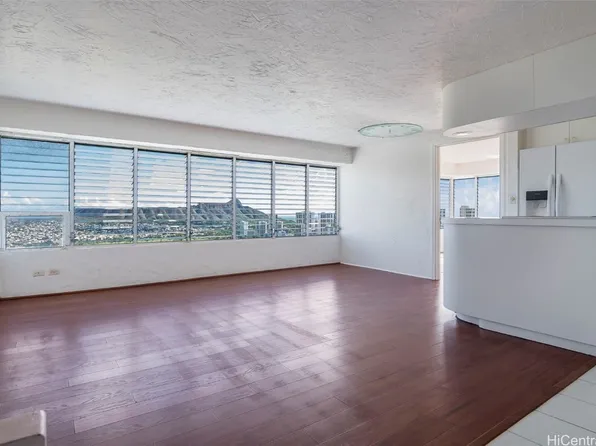 2525 Date St APT 3801, Honolulu, HI 96826