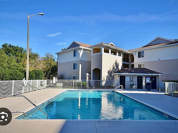 2nd image of 3800 SW 20th Ave APT 312