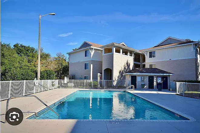 Building Photo - 3800 SW 20th Ave #312