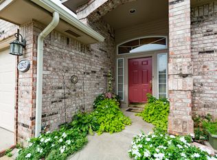 2321 39th St, Des Moines, IA 50310