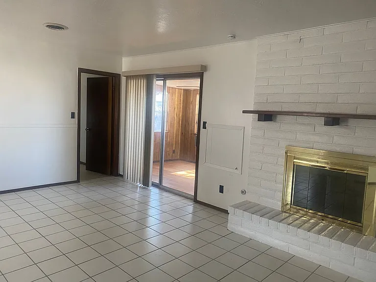1733 Aspen Ave — Photo 12