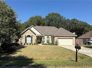 605 Piney Ridge Cir, Madisonville, LA 70447