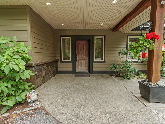 5th image of 1090 Coldwater Rd