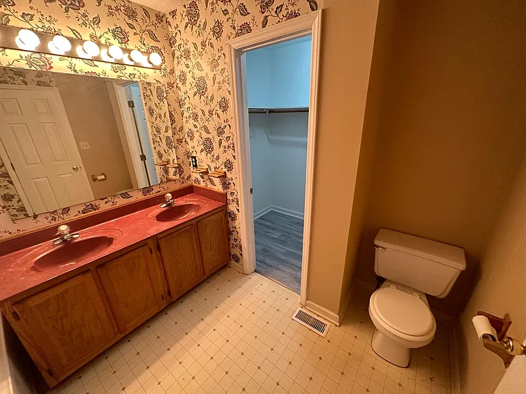 12 Kings Forest Ct — Photo 9