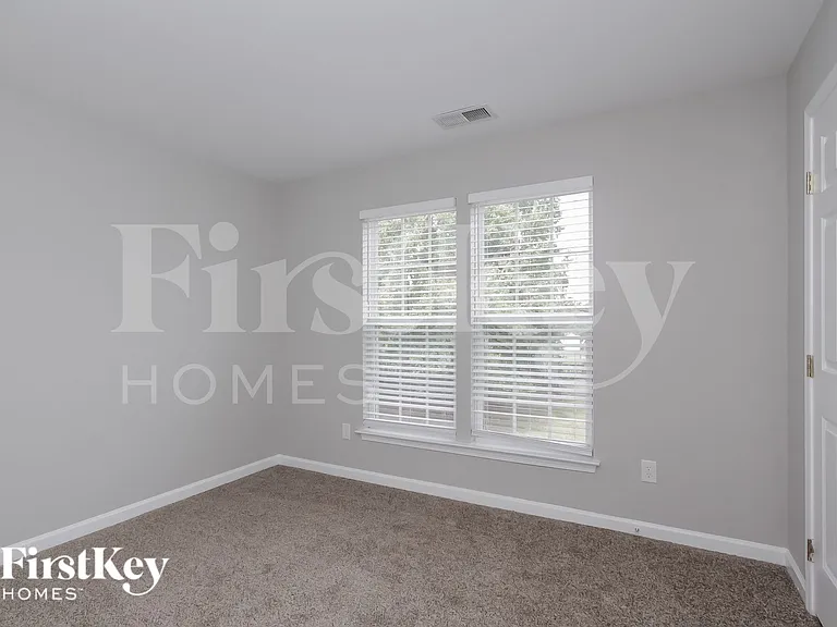 9708 Spring Park Dr — Photo 13