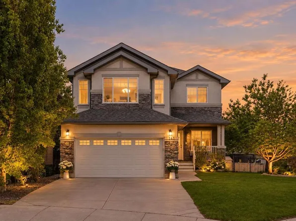 141 S Panamount Grn NW, Calgary, AB T3K 5R7
