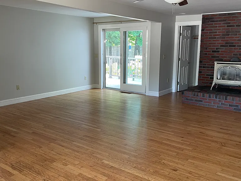 9 Maplewood Ave — Photo 3