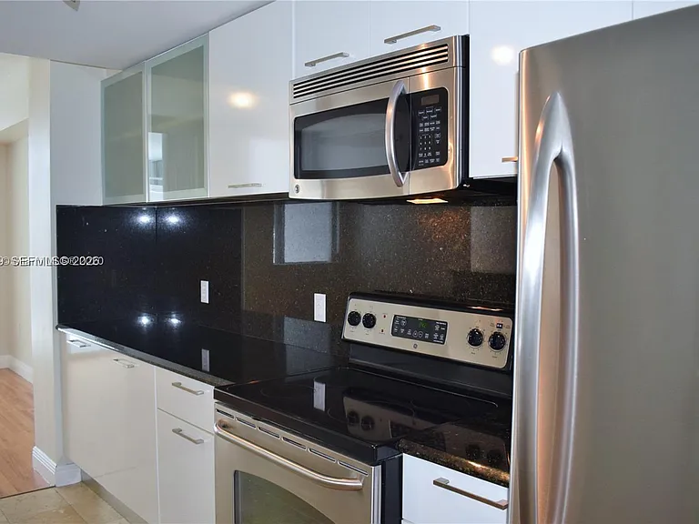 3339 Virginia St #207 — Photo 19