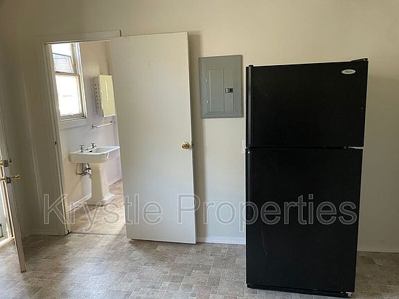 3rd image of 1723 Sacramento St #C