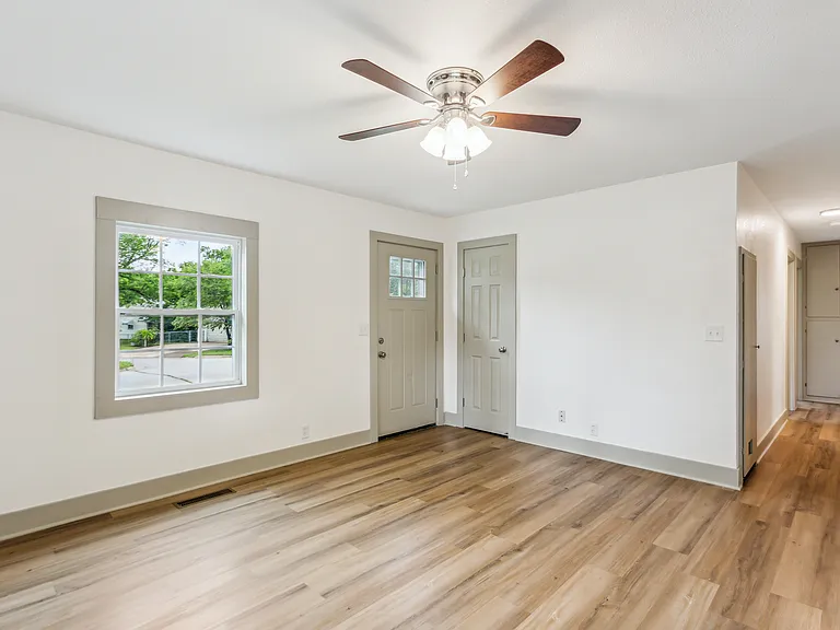 6543 N East Park View St — Photo 5