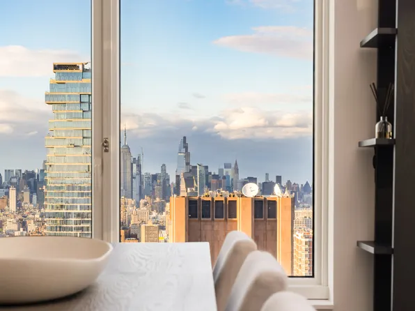 30 Park Place image 13 of 22