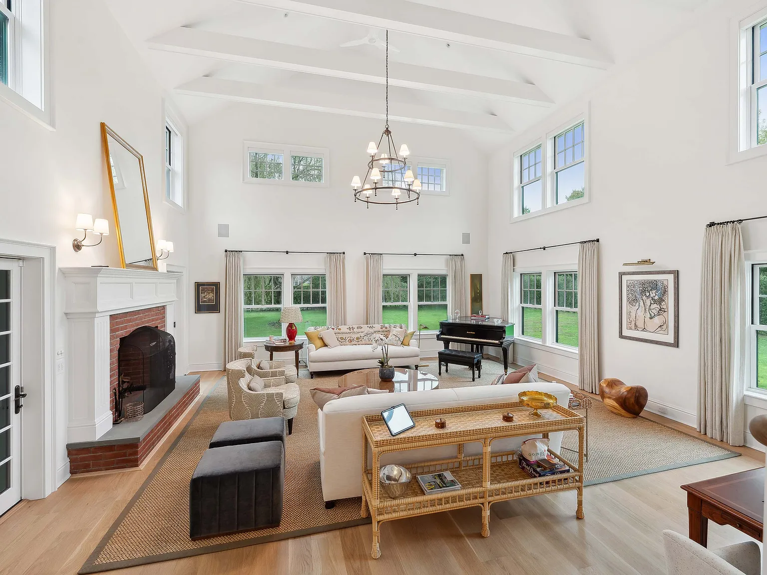 Recently Renovated Bridgehampton Retreat — Photo 3