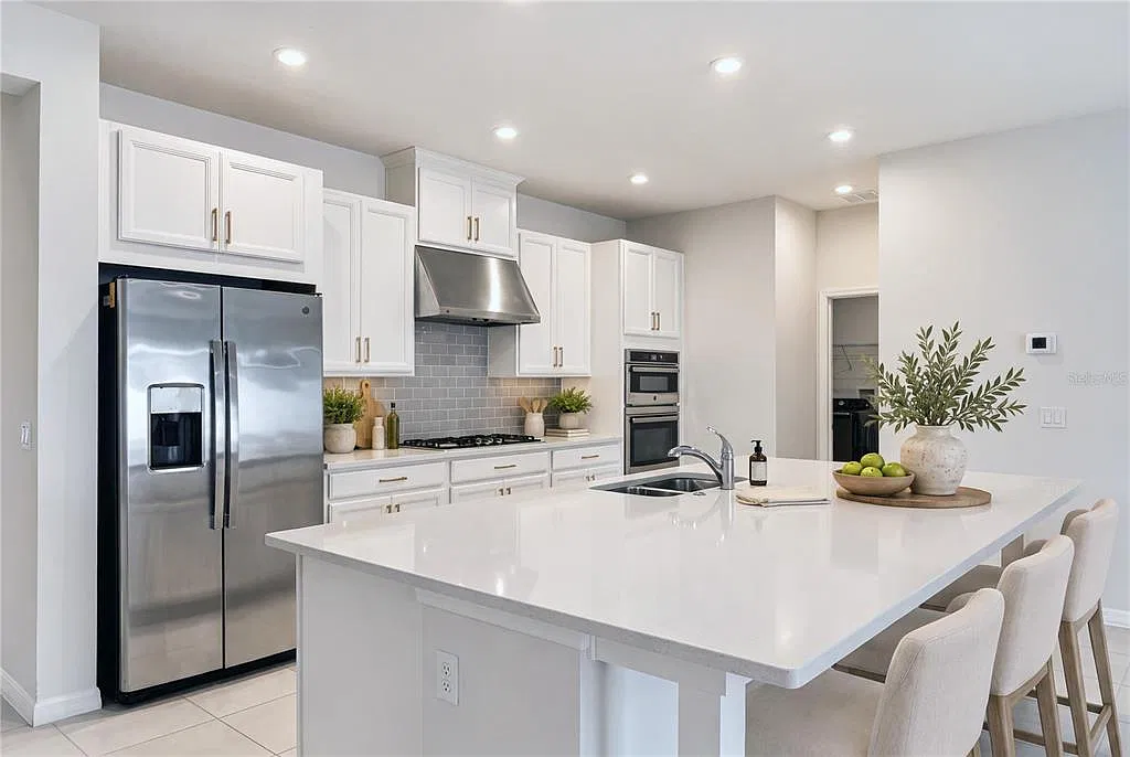 4 bed, 4.5 bath, 3002 sqft, $3,950 — Photo 3