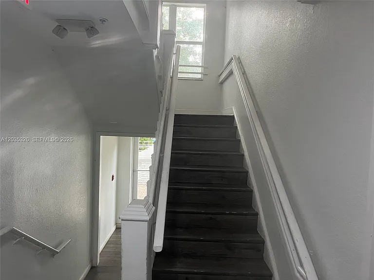 1550 Drexel Ave #203 — Photo 6
