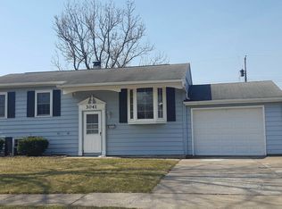 3041 9th St, East Moline, IL 61244
