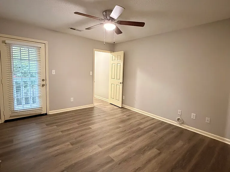 1608 Liberty Dr #1608 — Photo 10