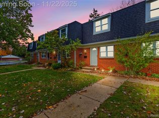 45311 Kensington St, Utica, MI 48317