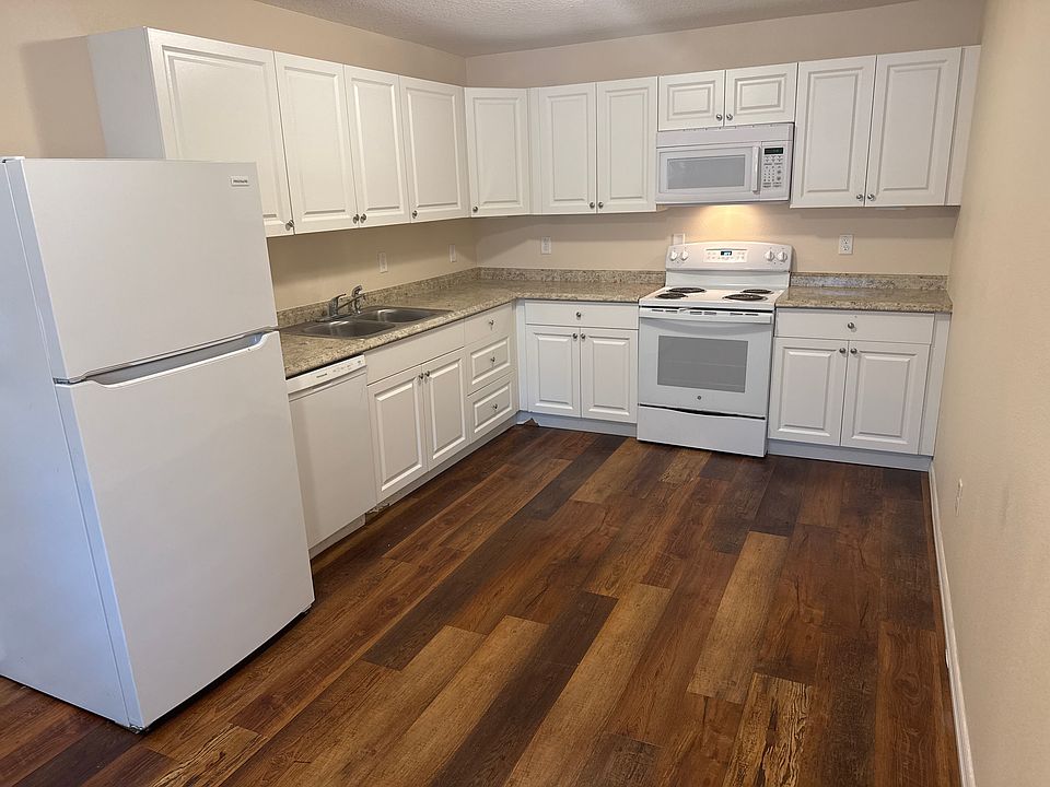 1st image of 12024 Grovewood Ave #C