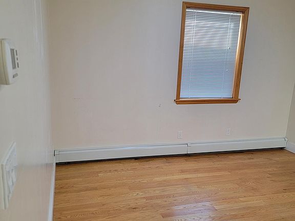 4th image of 5223 72nd Pl Floor 1