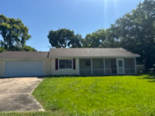 472 Wildwood Dr, Onalaska, TX 77360